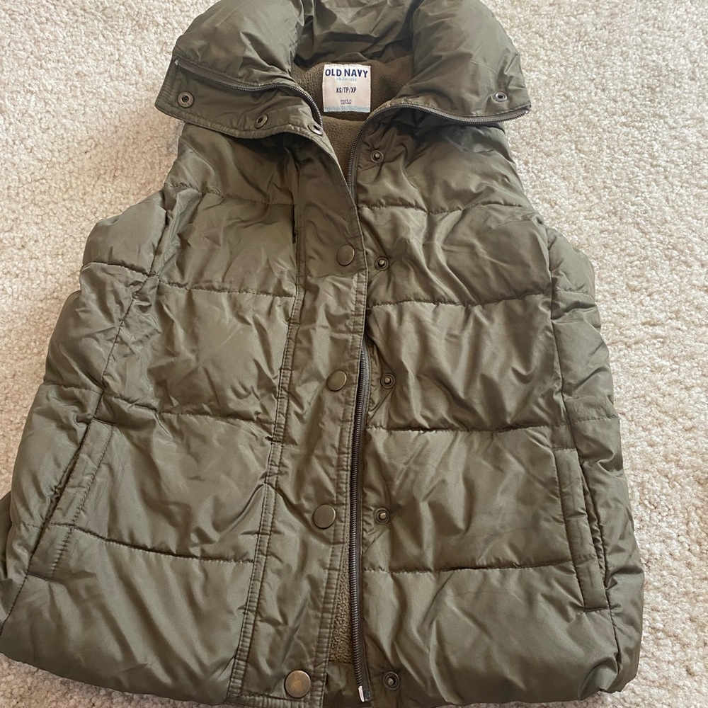 Old navy puffer vest